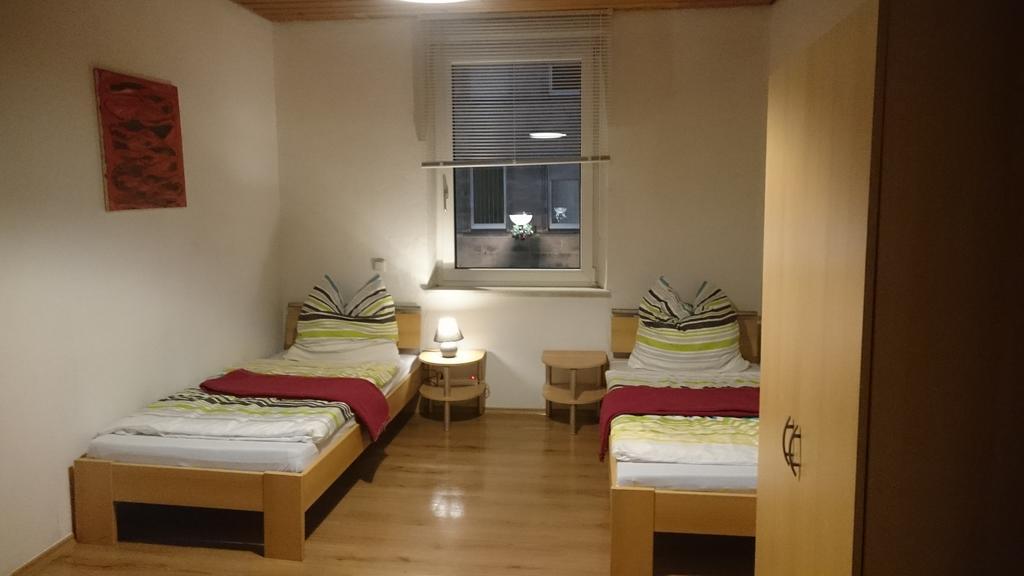 Privatzimmer Furth Zentrum Ngoại thất bức ảnh